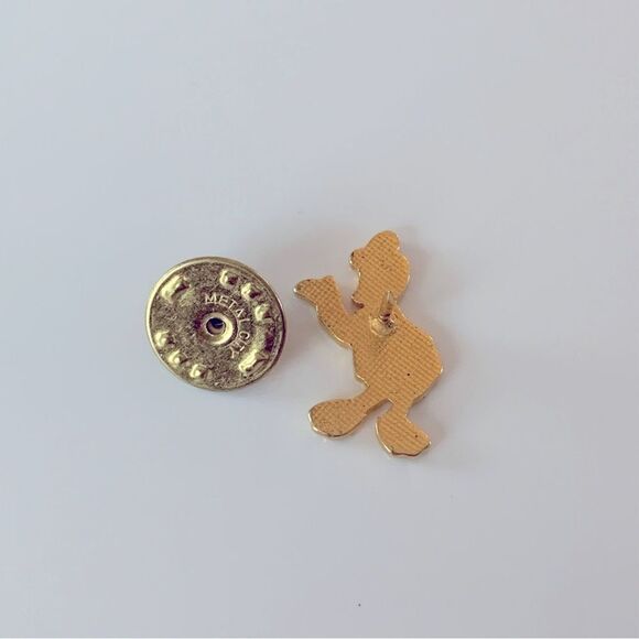 Donald Duck Lapel Pin - Picture 2 of 3